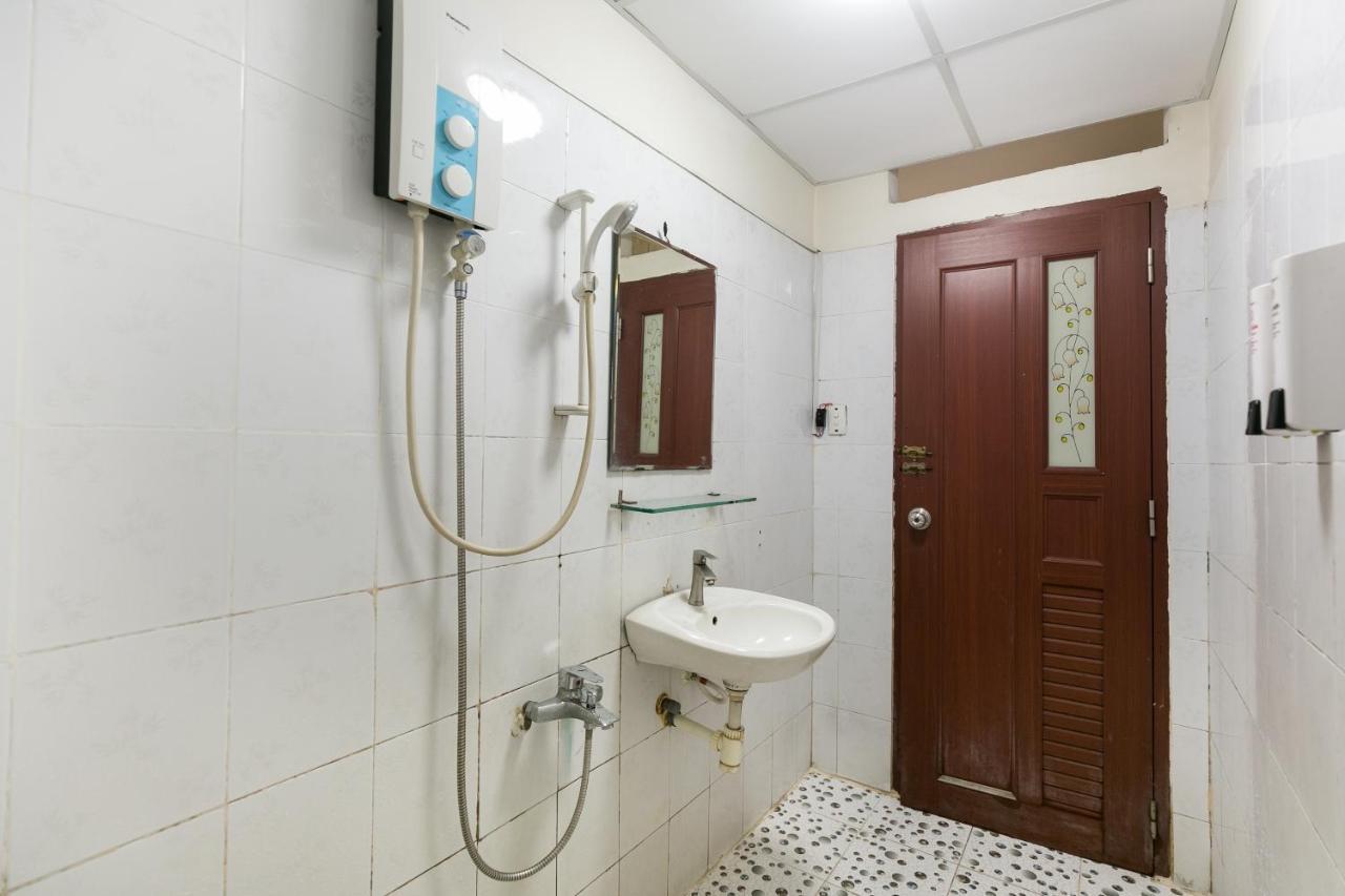 Oyo 885 Ngoc Thinh Hotel Ho Chi Minh City