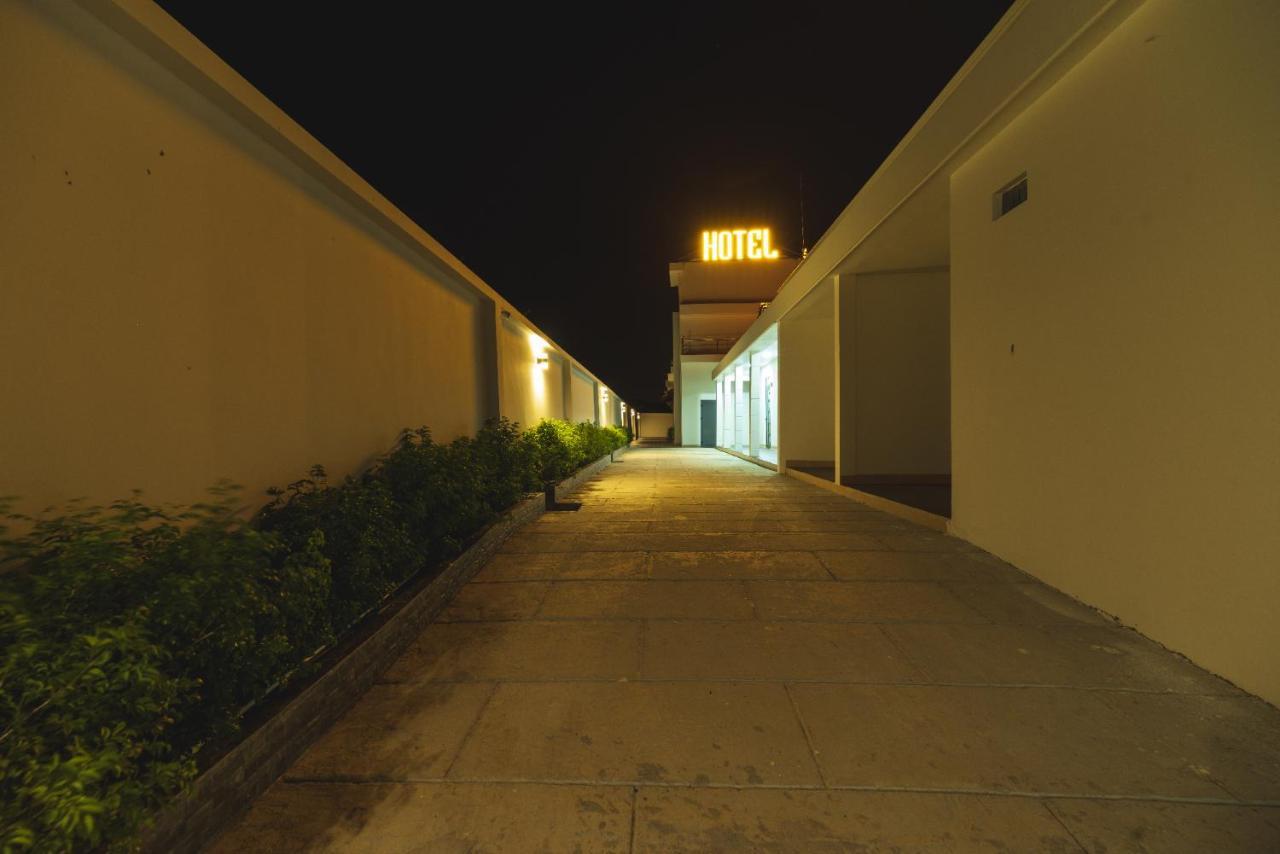 Paradise Hotel