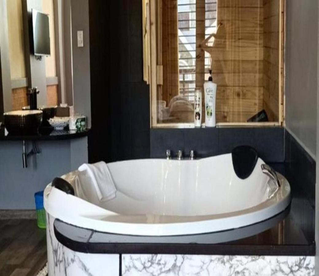 Oyo 705 Lucy House Hotel Ho Chi Minh City